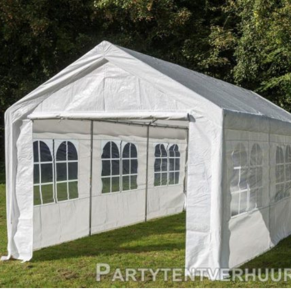 Feesten zonder stress: Ontdek de 4 voordelen van het huren van een partytent bij Partytentverhuur Roermond!